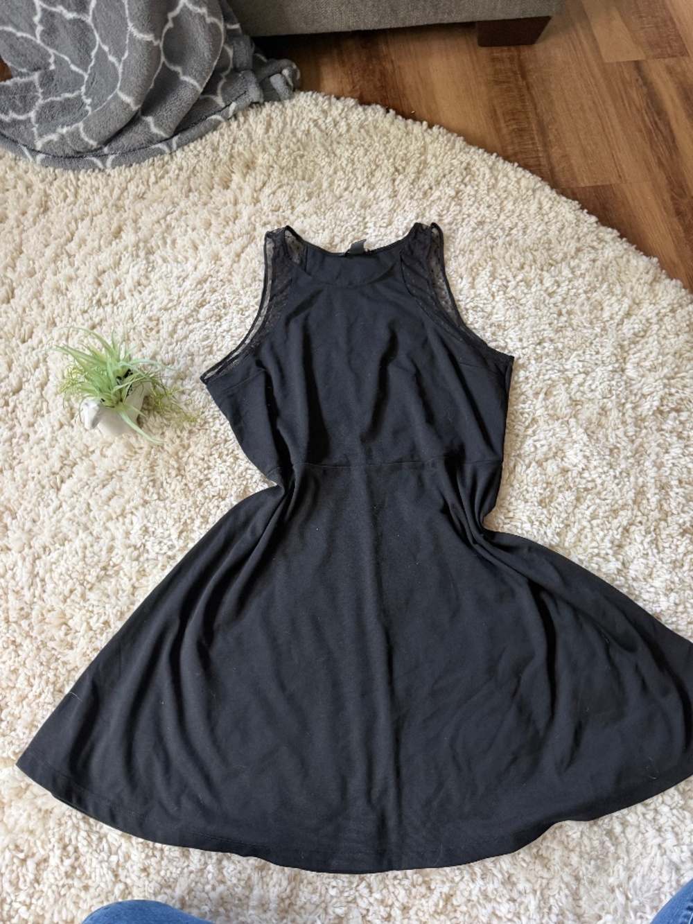 Sleeveless H&M Black Lace-Trim Fit & Flare cute airy spring Midi little black Dr